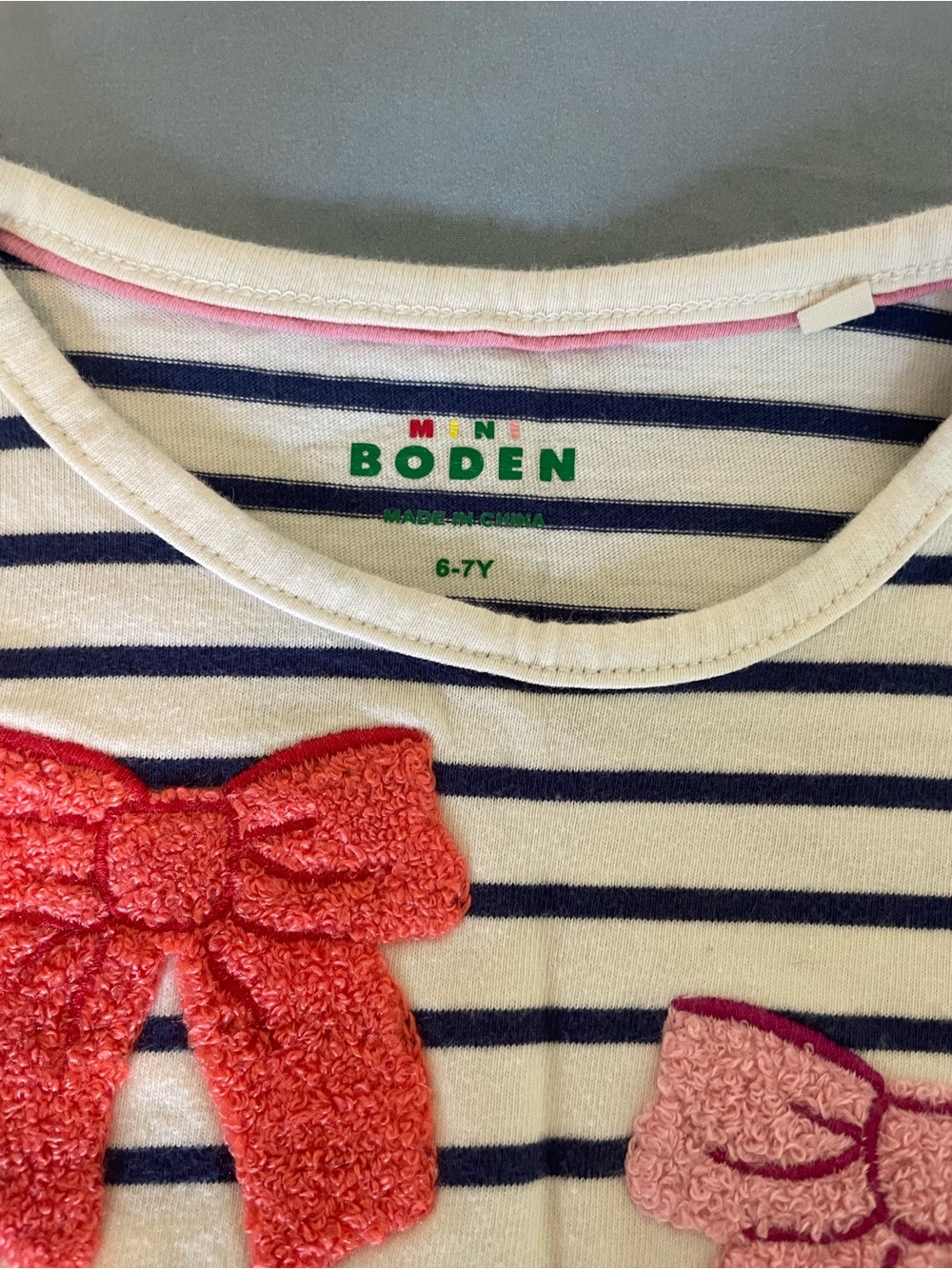 Mini Boden White & Navy Stripe Long-Sleeve Top with Multicolor Bow Appliqués - Picture 2 of 3